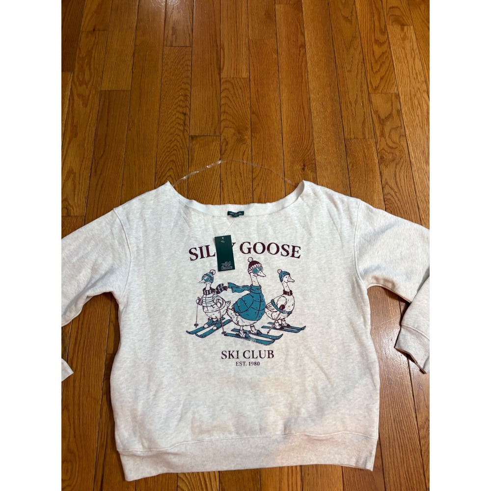 New Wild Fable Womens Silly Goose Ski Club Graphic Sweatshirt Grey Size Medium